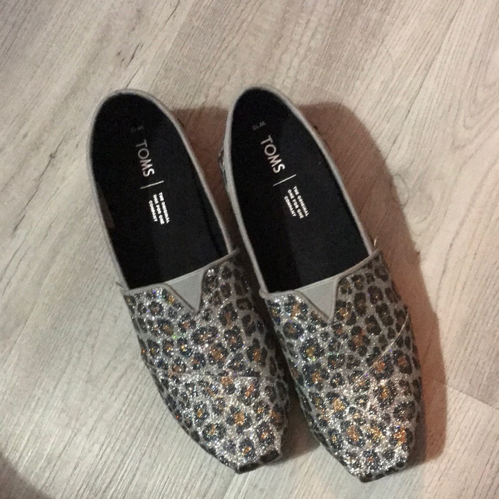 Tom’s Glitter Leopard Loafers